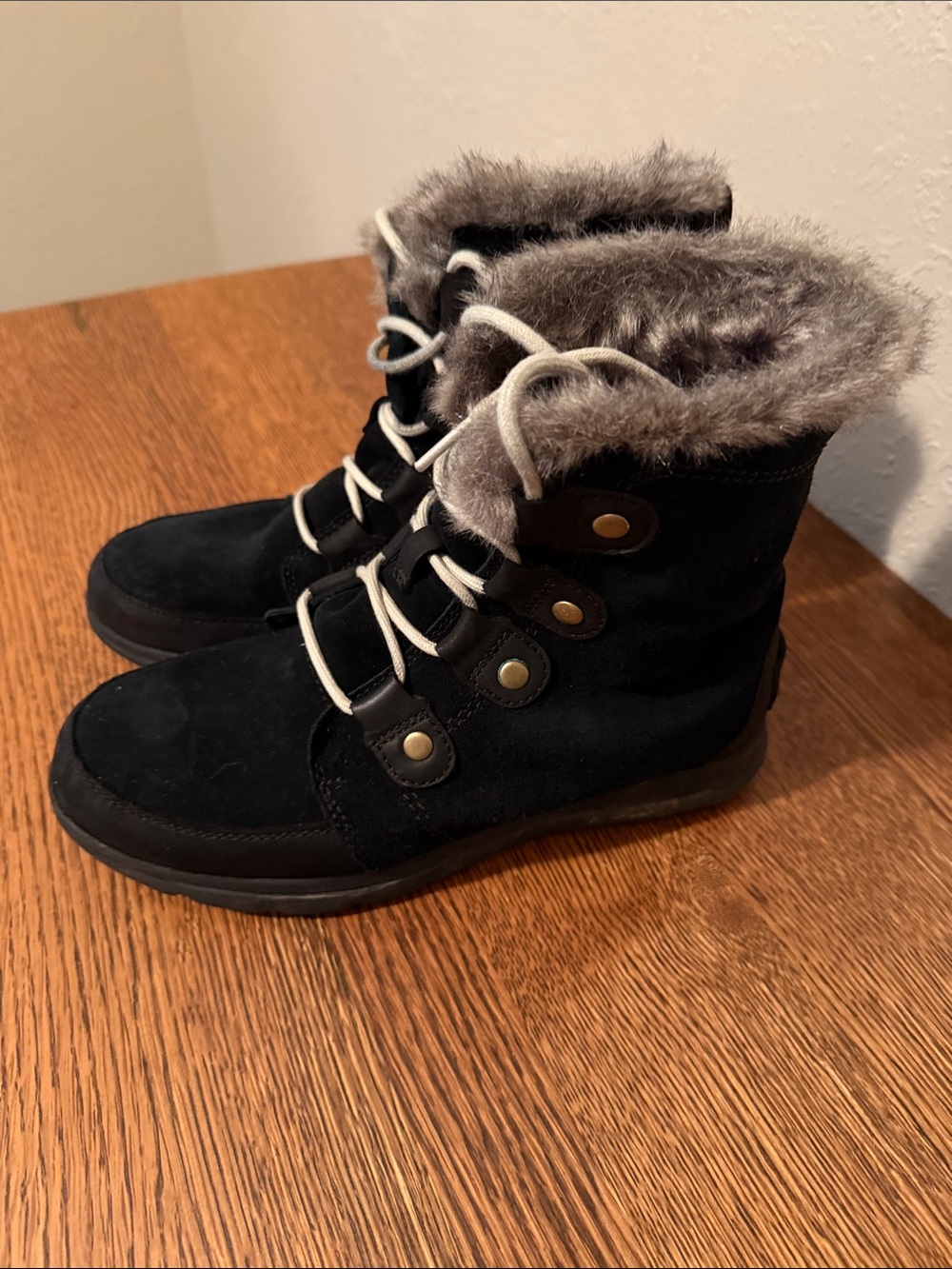 Sorel Black Faux-Fur Trim Lace-Up Winter Boots
